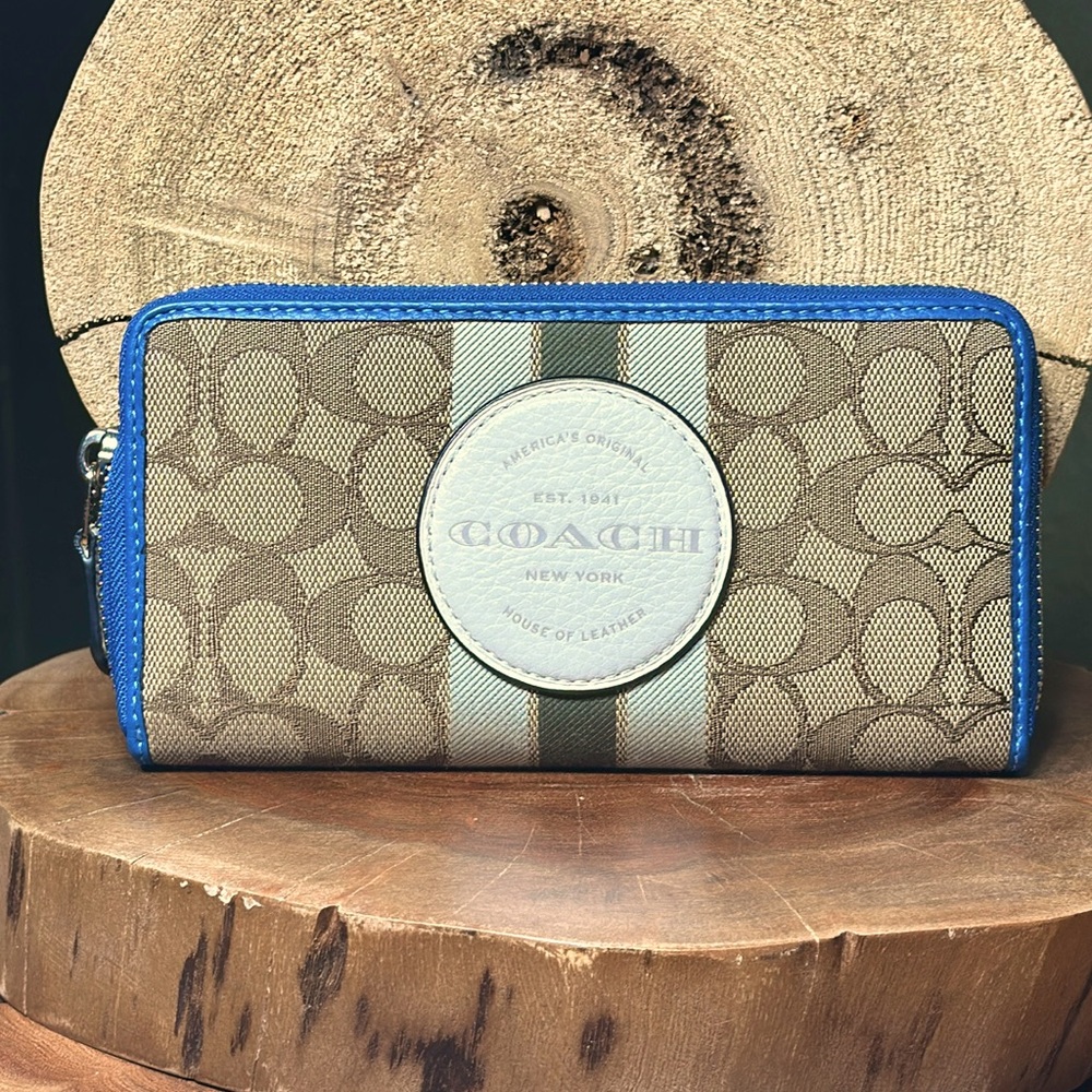 *LIKE NEW* COACH Dempsey Signature Stripe Patch Accordion Zip Wallet